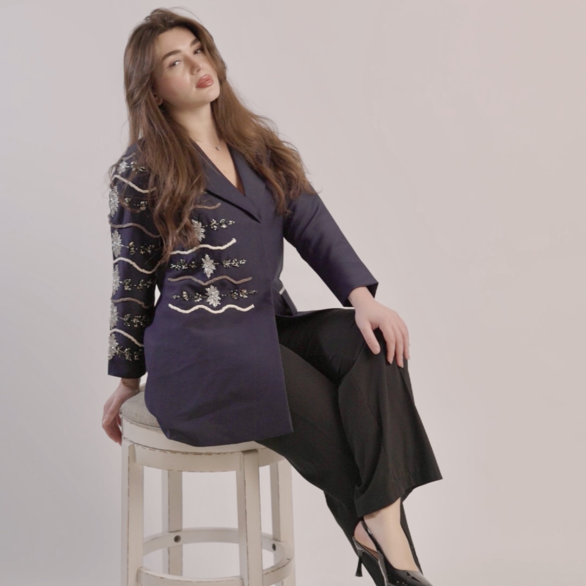 بدلة كحلى شك